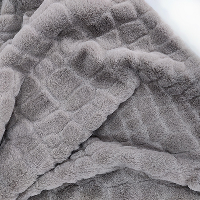 100% poliester Faux Fur Fabric Fleece 340 Gsm w jednolitym kolorze strzyżony królik