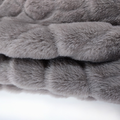 100% poliester Faux Fur Fabric Fleece 340 Gsm w jednolitym kolorze strzyżony królik