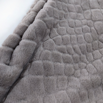 100% poliester Faux Fur Fabric Fleece 340 Gsm w jednolitym kolorze strzyżony królik