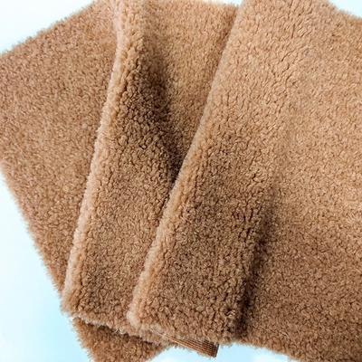 Tkanina poliestrowa Sherpa o gramaturze 390gsm