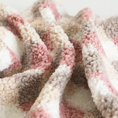 Tkanina polarowa Sherpa z nadrukiem w kratę 300gsm do torebki tapicerskiej Hometextile