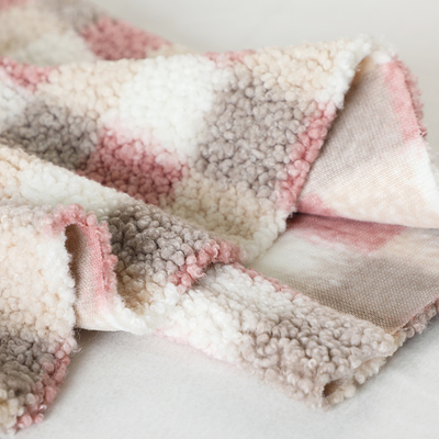 Tkanina polarowa Sherpa z nadrukiem w kratę 300gsm do torebki tapicerskiej Hometextile